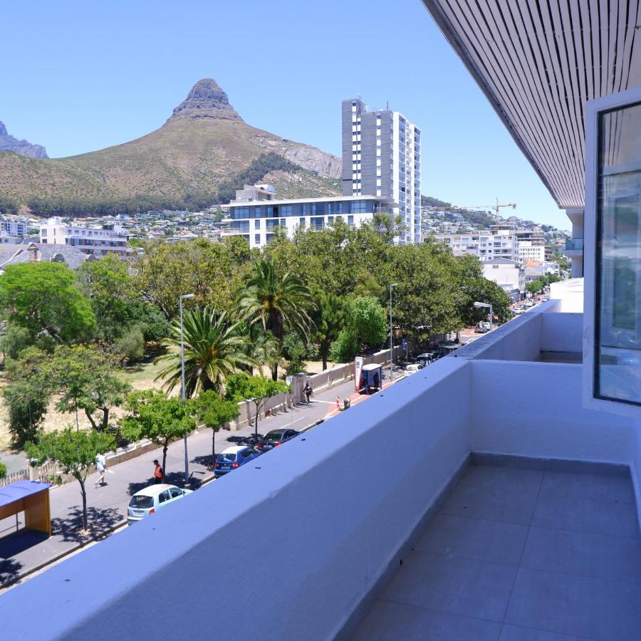Sea Point Apartment *