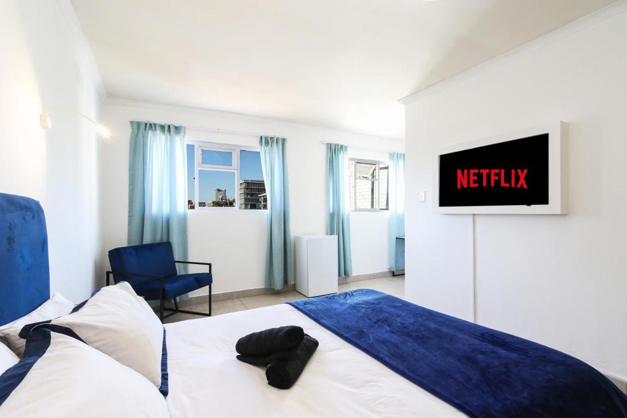 Sea Point Apartment