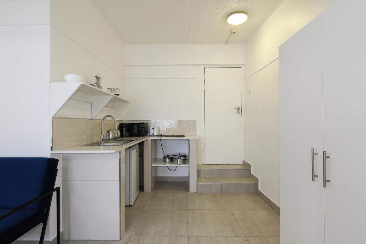 Sea Point Apartment *